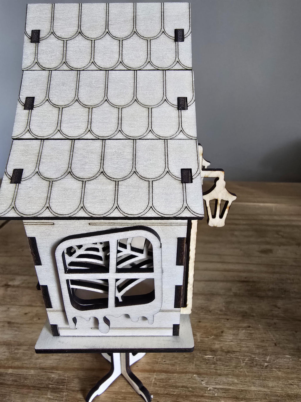 Halloween Haunted House Can Put A LED Candle In As The Door Slides Up